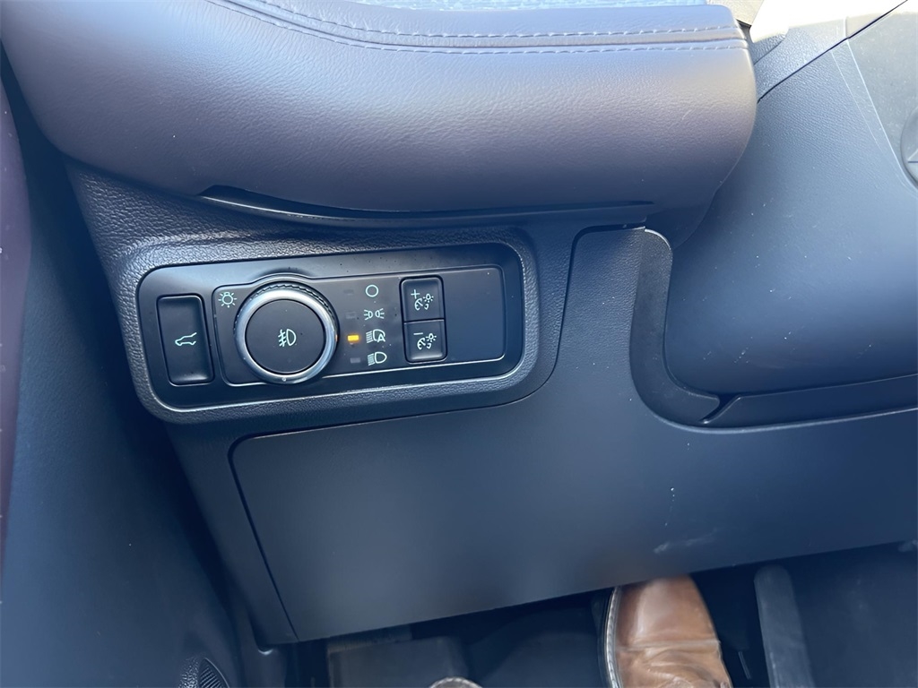 Ford Explorer Platinum AWD 2025