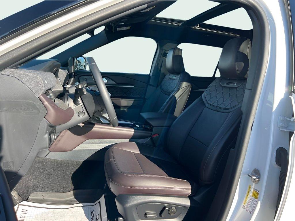 Ford Explorer Platinum AWD 2025