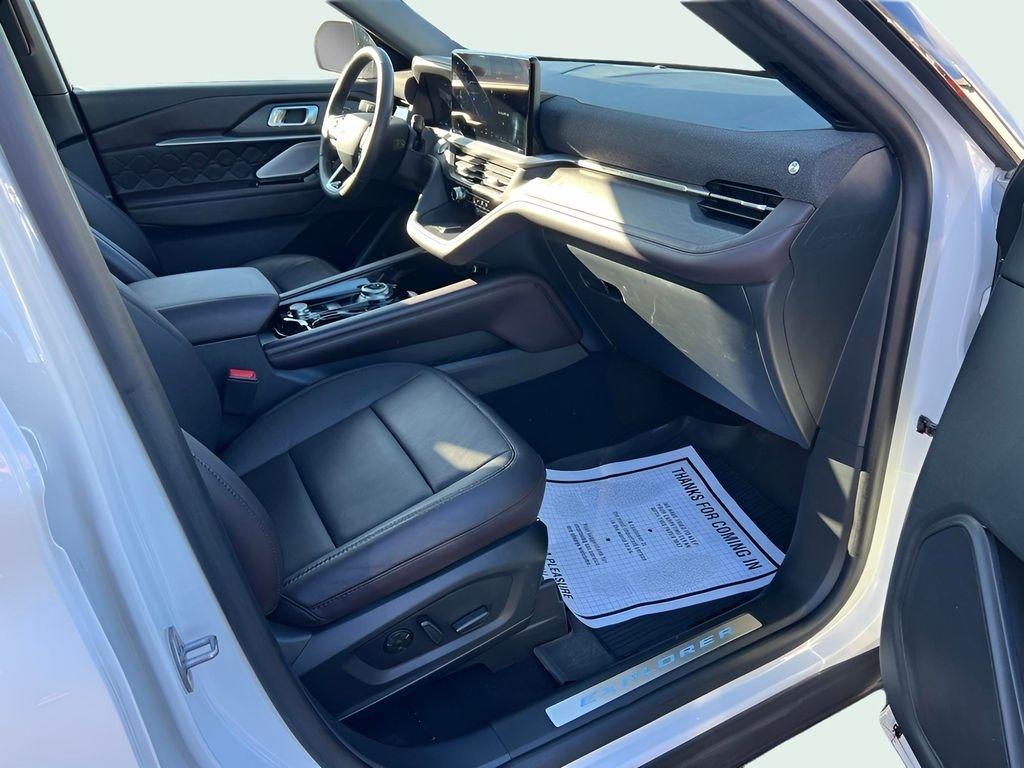 Ford Explorer Platinum AWD 2025