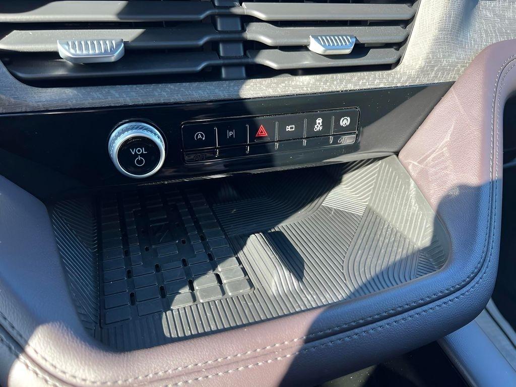 Ford Explorer Platinum AWD 2025