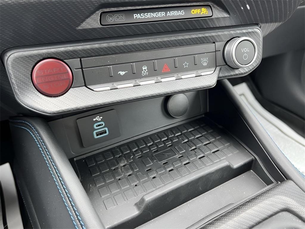 Ford Mustang Dark Horse 2024