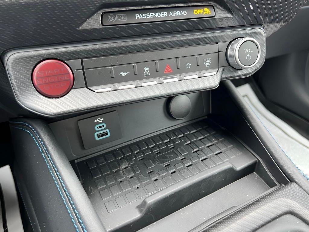 Ford Mustang Dark Horse 2024