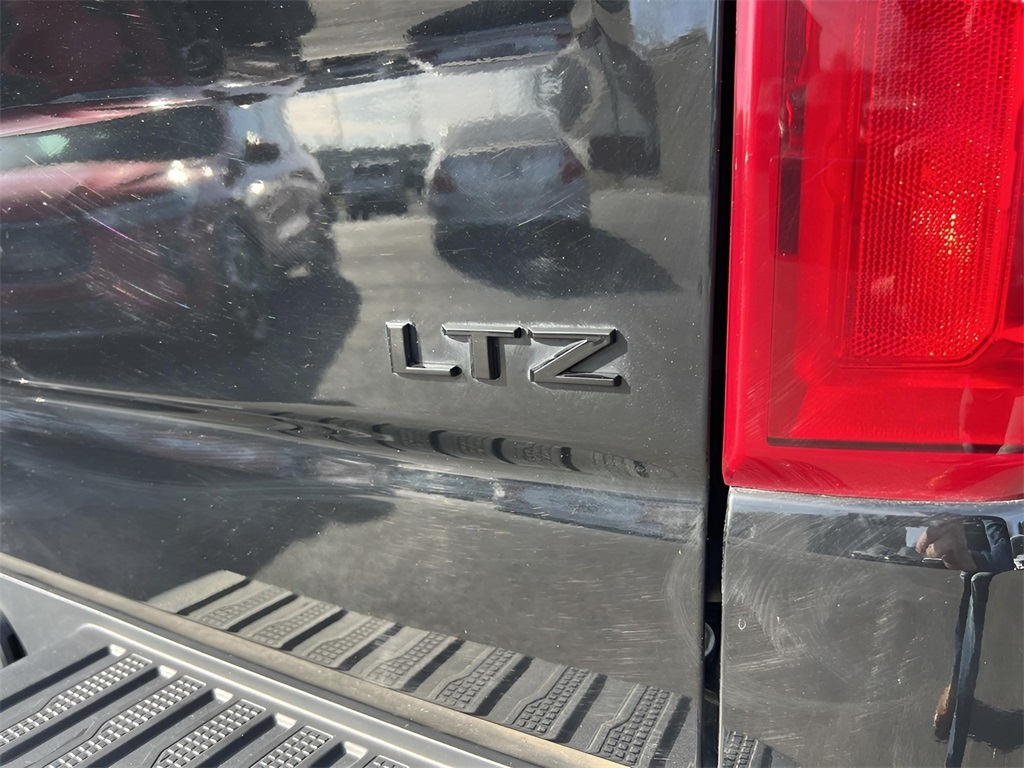 Chevrolet Silverado 1500 LTZ Crew Cab 4WD 2021