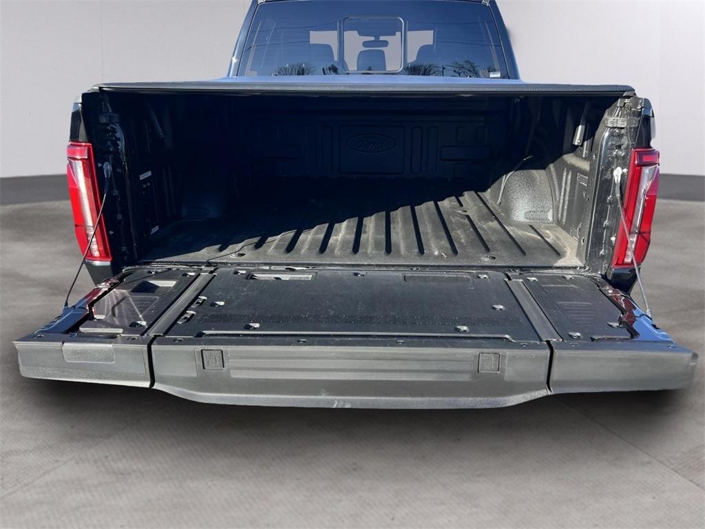 Ford F-150 Lariat SuperCrew 4WD 2025