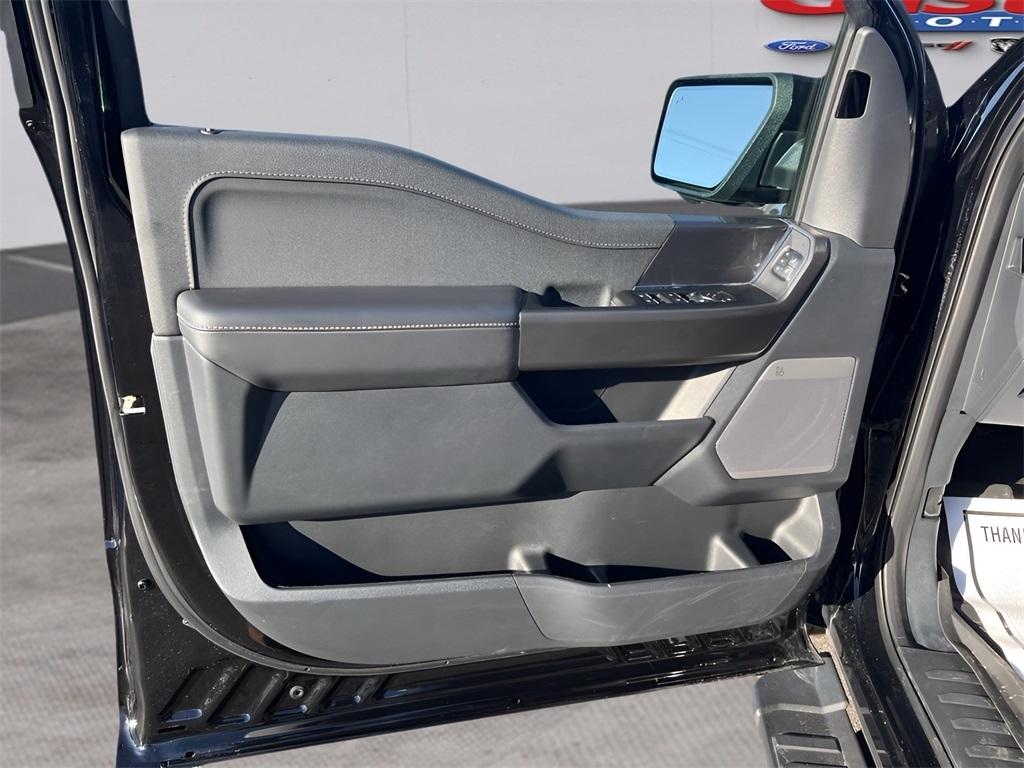 Ford F-150 Lariat SuperCrew 4WD 2025