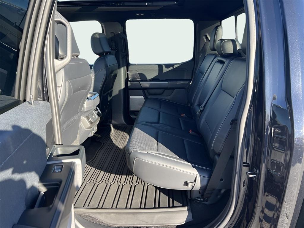 Ford F-150 Lariat SuperCrew 4WD 2025