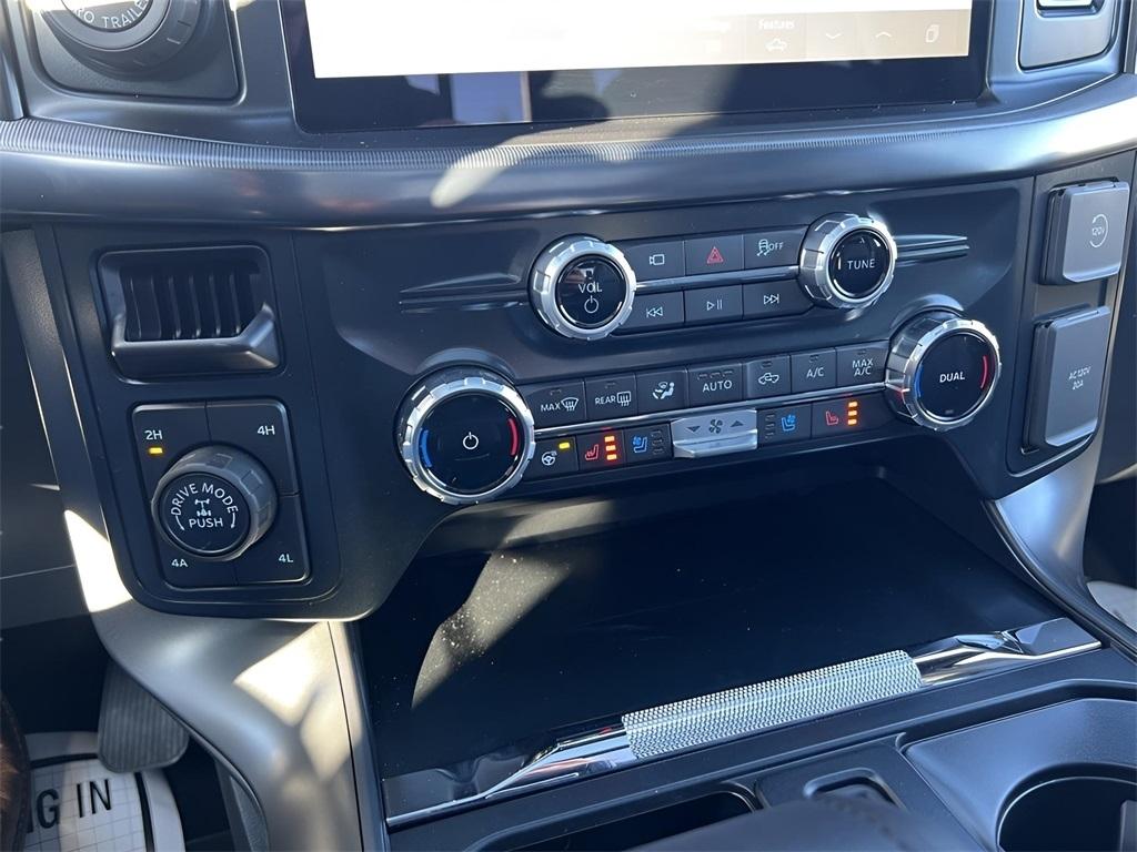 Ford F-150 Lariat SuperCrew 4WD 2025