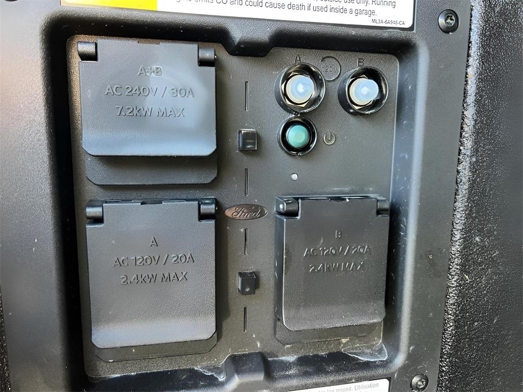 Ford F-150 Lariat SuperCrew 4WD 2025