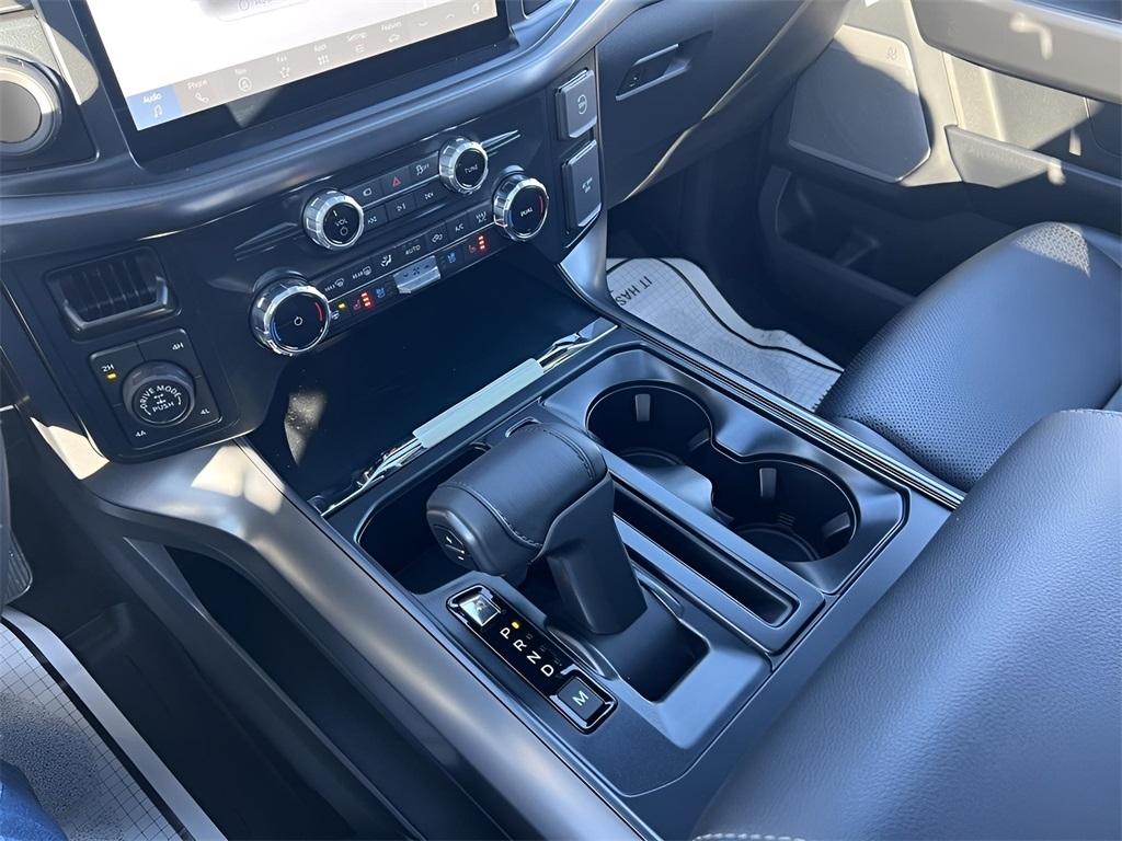 Ford F-150 Lariat SuperCrew 4WD 2025