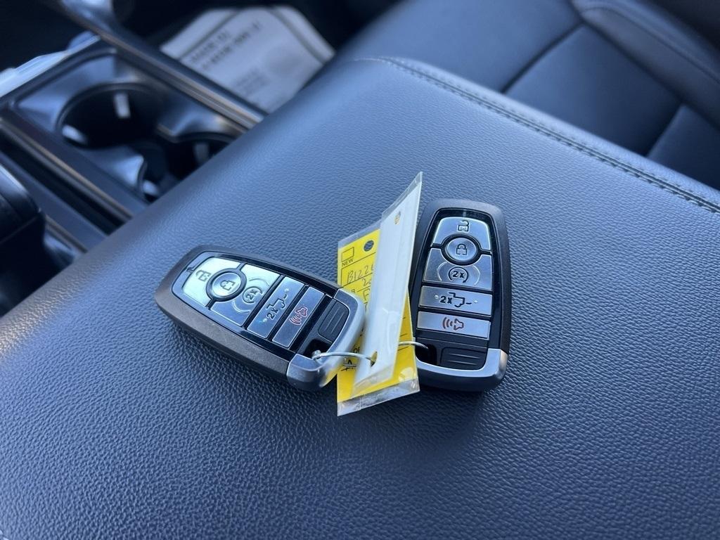 Ford F-150 Lariat SuperCrew 4WD 2025