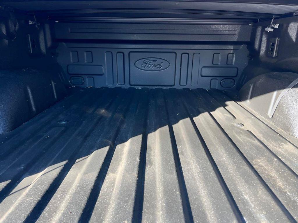 Ford F-150 Lariat SuperCrew 4WD 2025