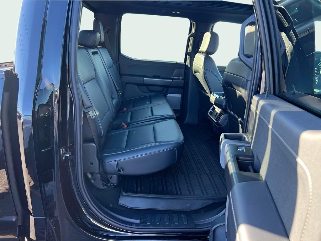 Ford F-150 Lariat SuperCrew 4WD 2025