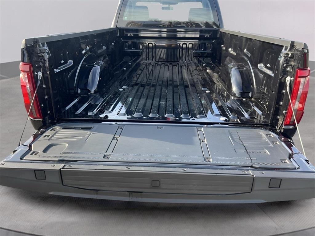 Ford F-150 XL 4WD 2025