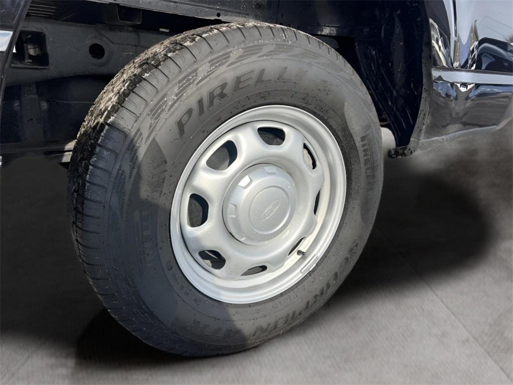 Ford F-150 XL 4WD 2025