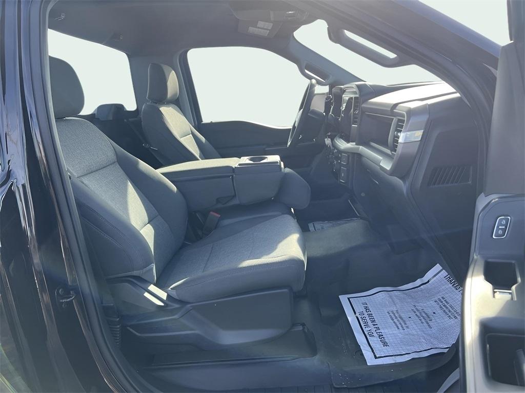 Ford F-150 XL 4WD 2025