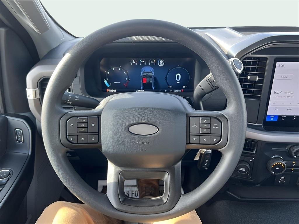 Ford F-150 XL 4WD 2025