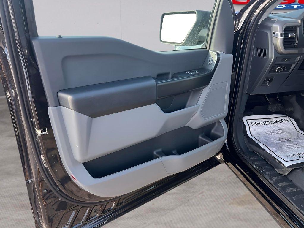 Ford F-150 XL 4WD 2025