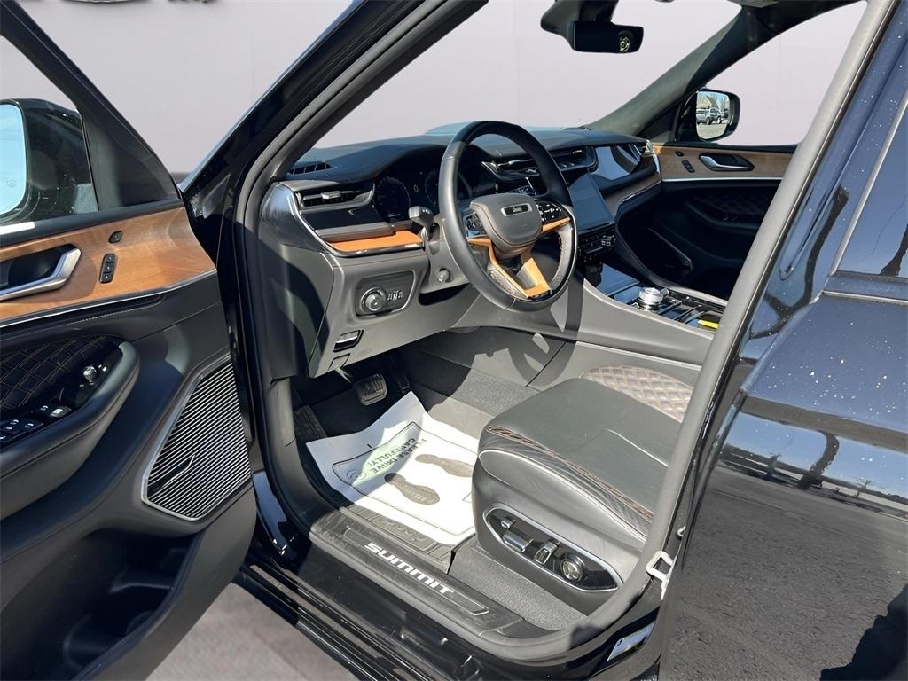 Jeep Grand Cherokee L Summit 4WD 2023