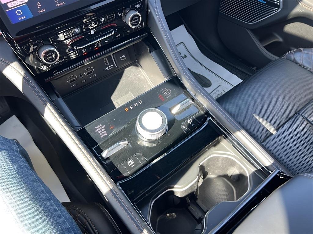 Jeep Grand Cherokee L Summit 4WD 2023