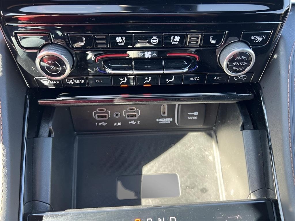 Jeep Grand Cherokee L Summit 4WD 2023