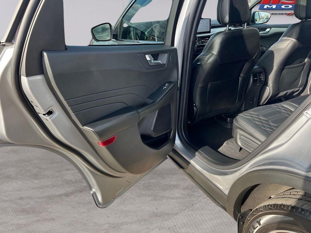 Ford Escape Platinum AWD 2023