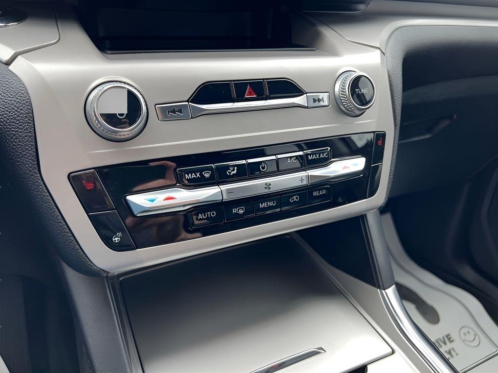 Ford Explorer XLT AWD 2022