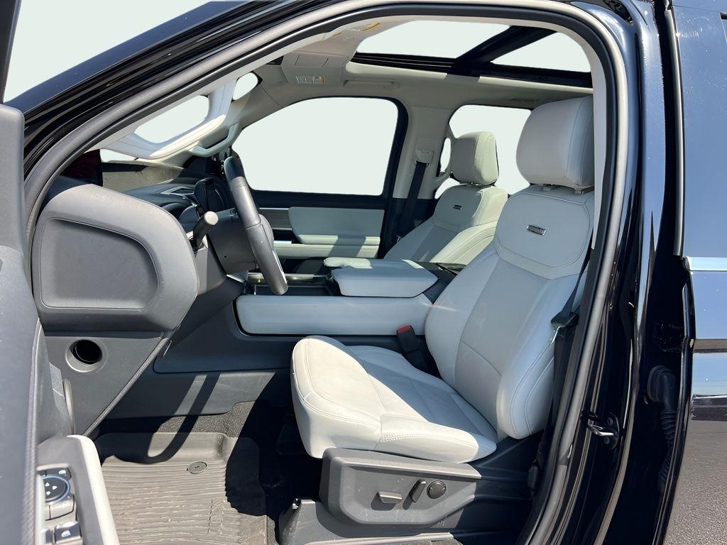 Ford Expedition Platinum 4WD 2025