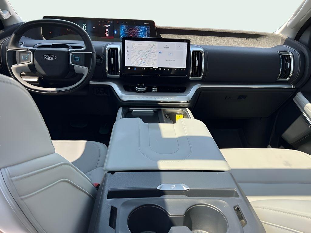 Ford Expedition Platinum 4WD 2025