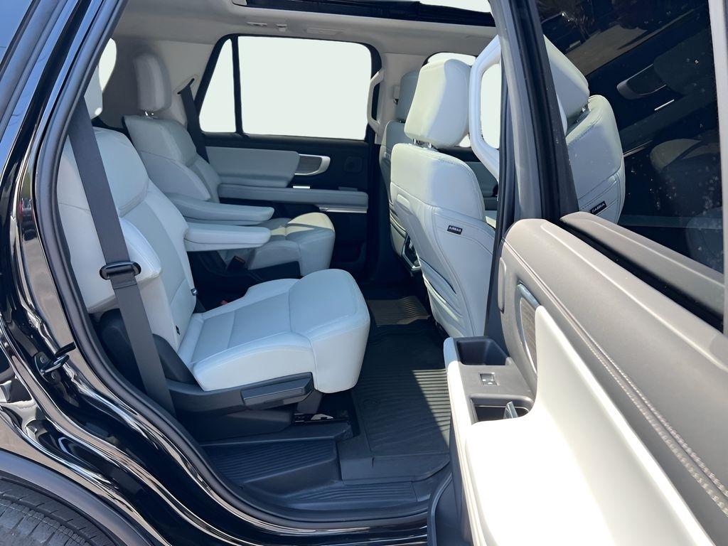 Ford Expedition Platinum 4WD 2025