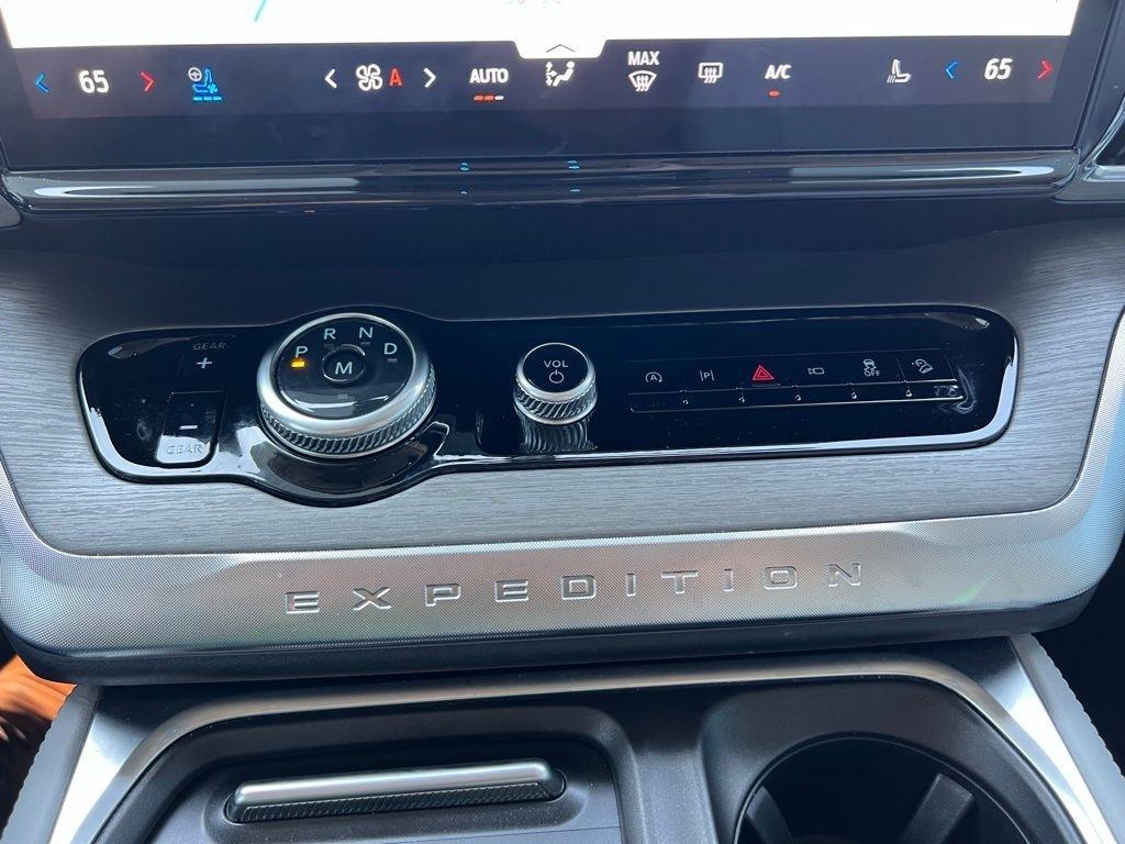 Ford Expedition Platinum 4WD 2025