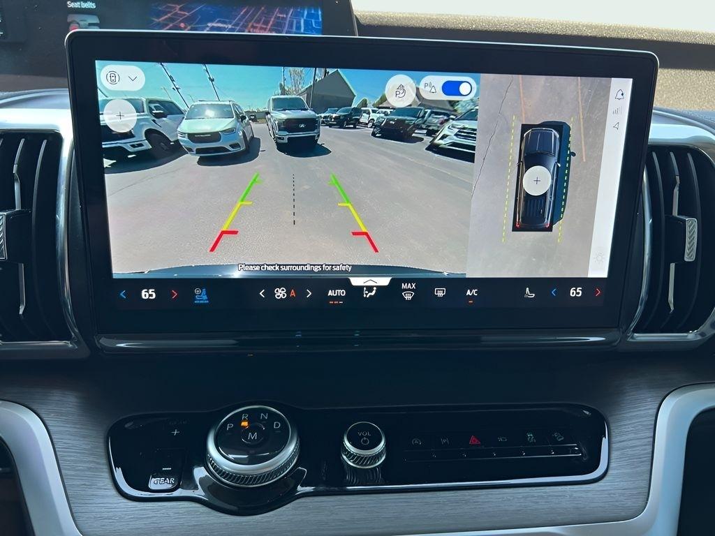 Ford Expedition Platinum 4WD 2025