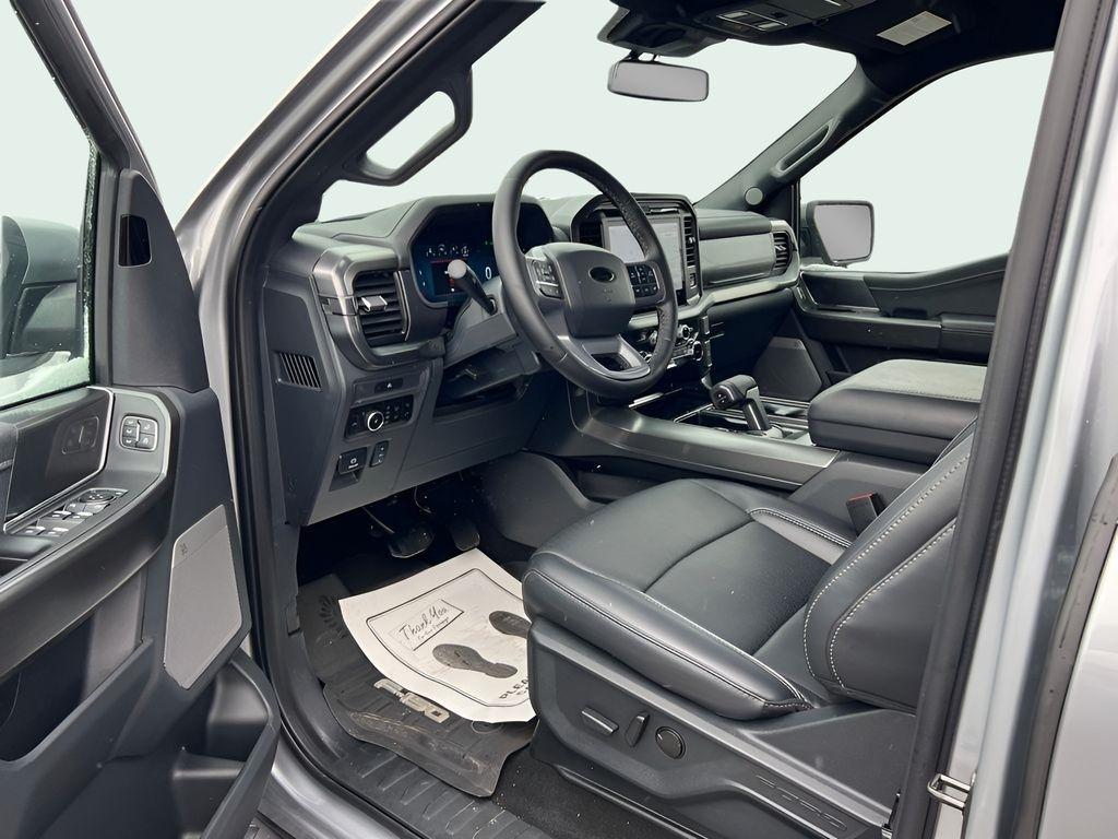 Ford F-150 Lariat SuperCrew 4WD 2025