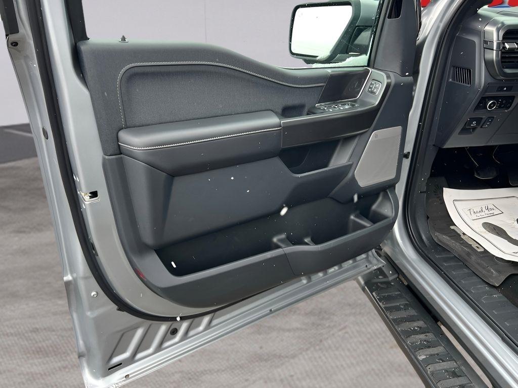 Ford F-150 Lariat SuperCrew 4WD 2025