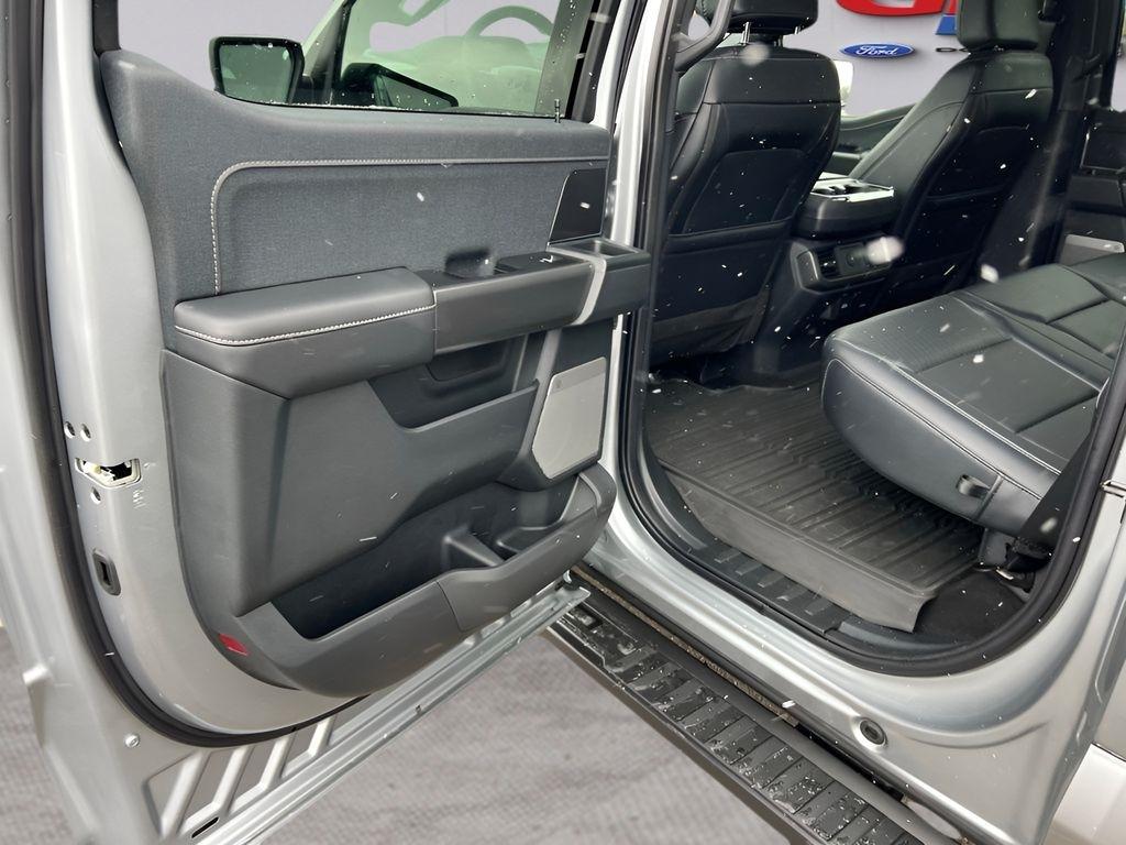 Ford F-150 Lariat SuperCrew 4WD 2025