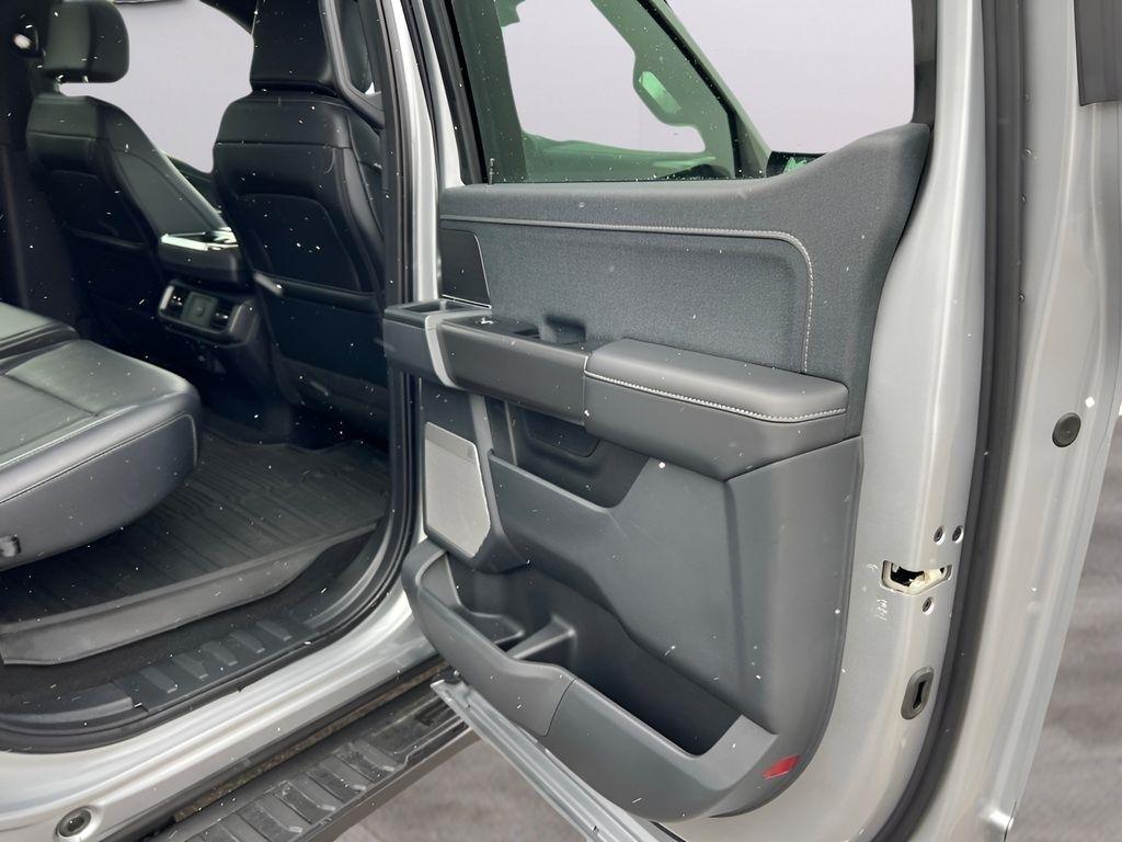 Ford F-150 Lariat SuperCrew 4WD 2025