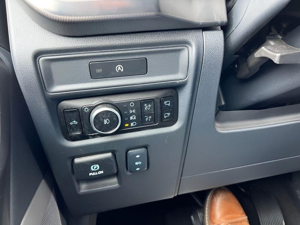 Ford F-150 Lariat SuperCrew 4WD 2025