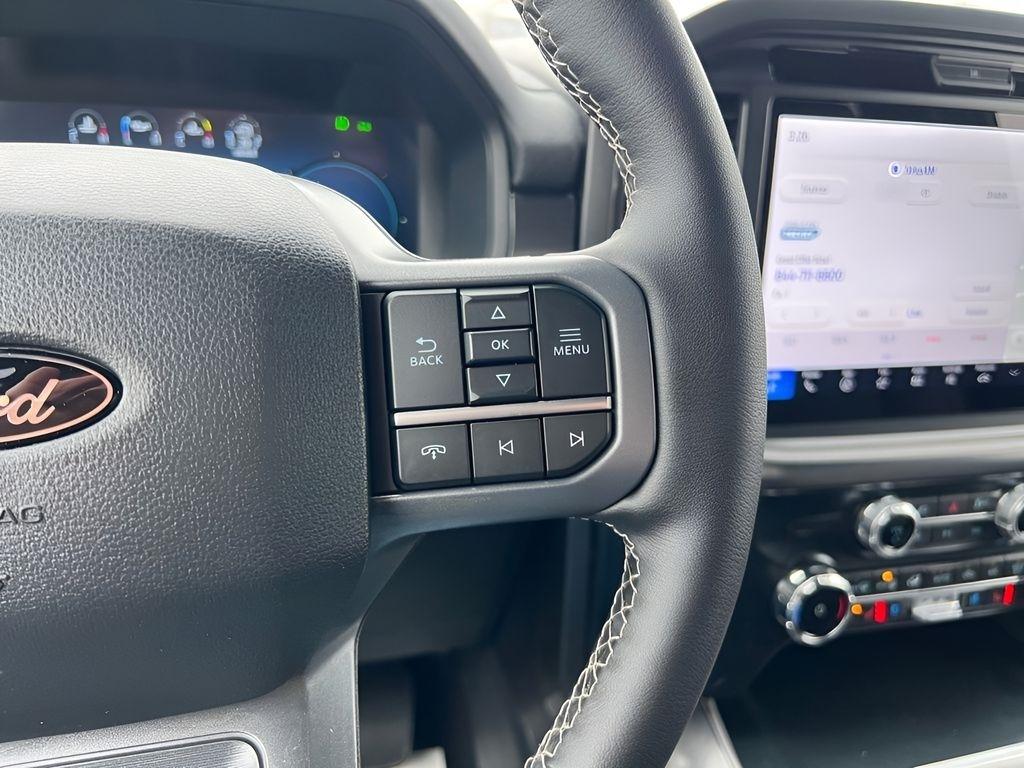 Ford F-150 Lariat SuperCrew 4WD 2025