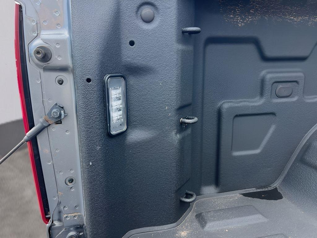 Chevrolet Silverado 1500 Custom Crew Cab Long Box 4WD 2020