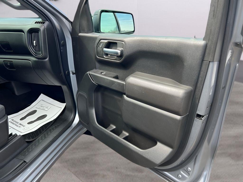 Chevrolet Silverado 1500 Custom Crew Cab Long Box 4WD 2020