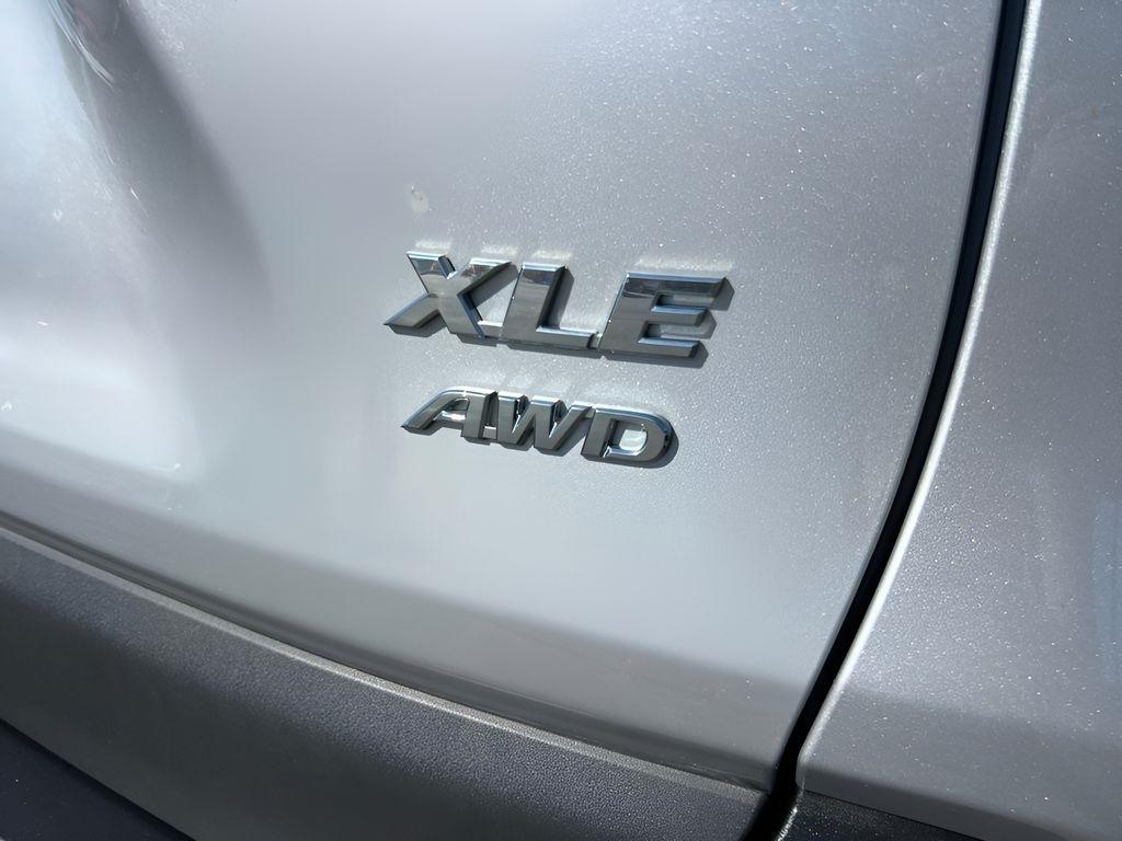 Toyota RAV4 XLE AWD 2019