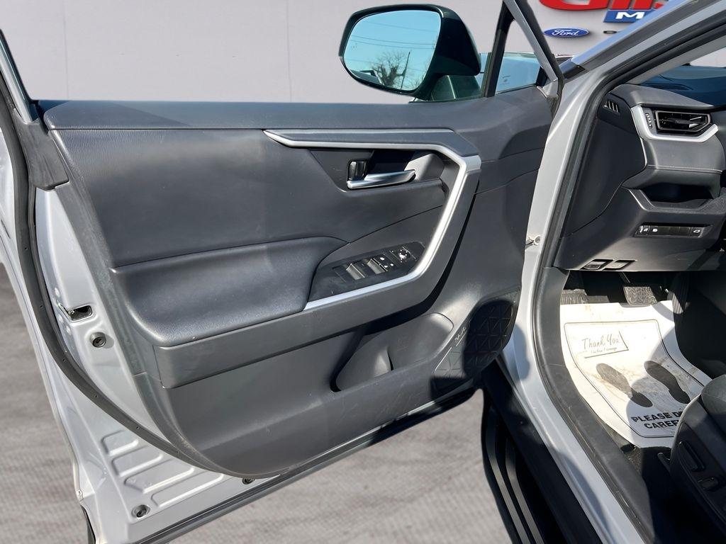 Toyota RAV4 XLE AWD 2019