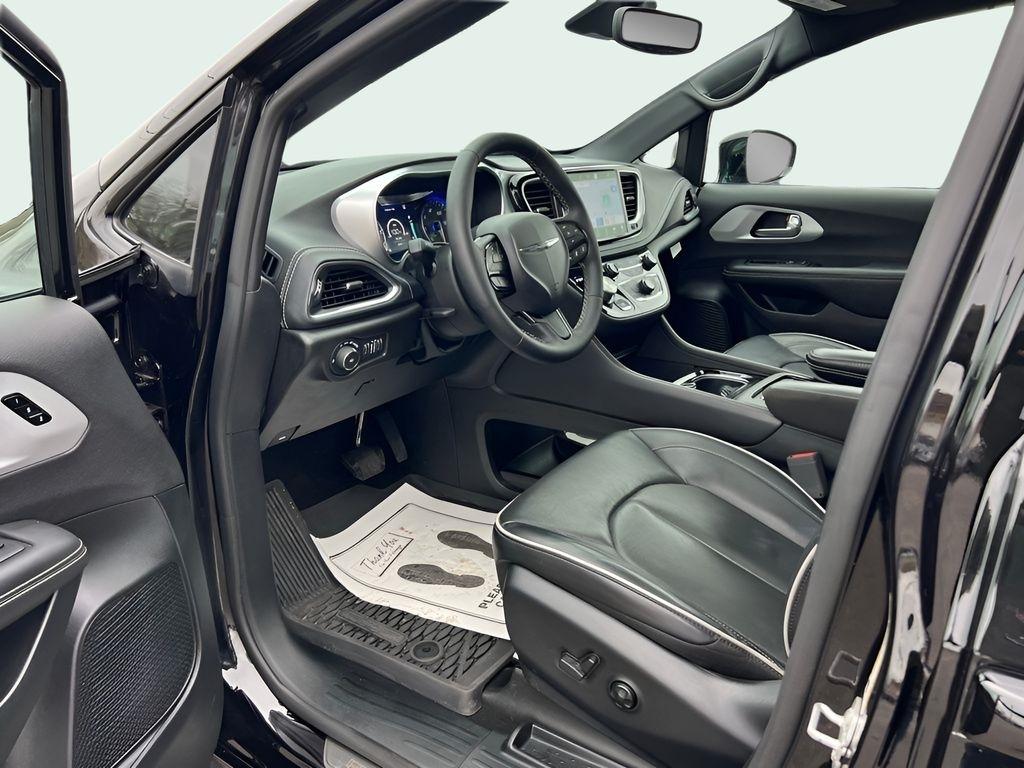 Chrysler Pacifica Limited 2025