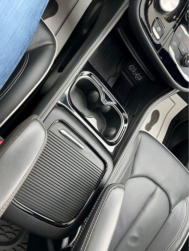 Chrysler Pacifica Limited 2025