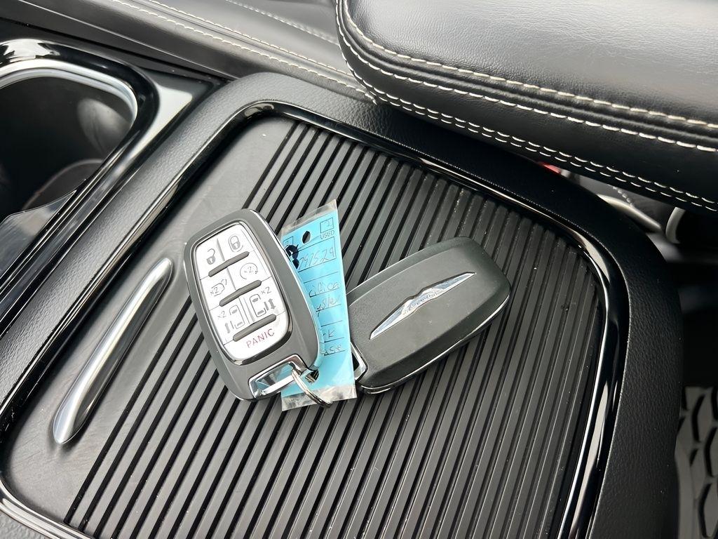 Chrysler Pacifica Limited 2025