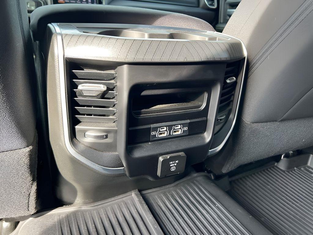 RAM 3500 Big Horn Crew Cab LWB 4WD DRW 2025