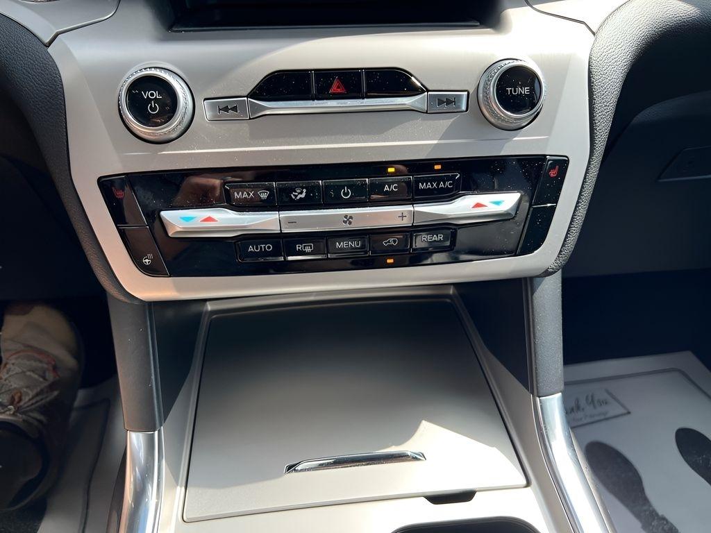 Ford Explorer XLT AWD 2022