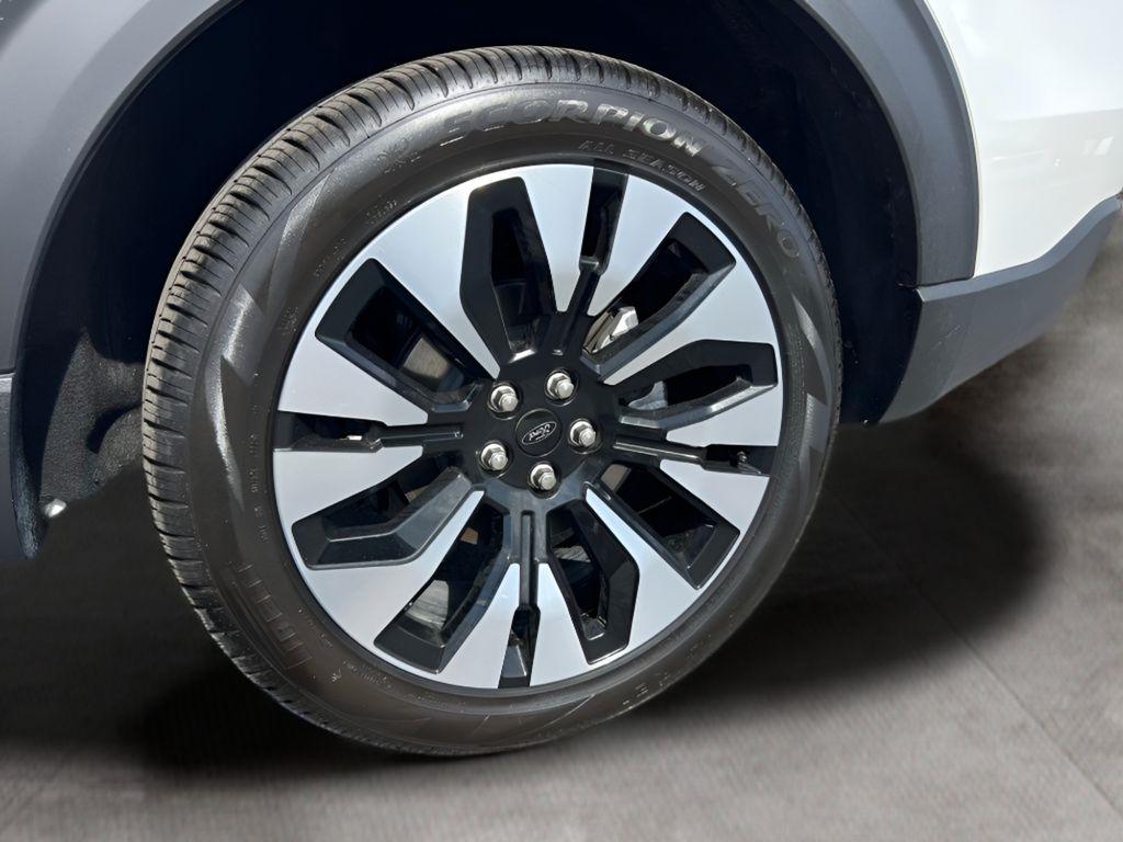 Ford Explorer Platinum AWD 2025