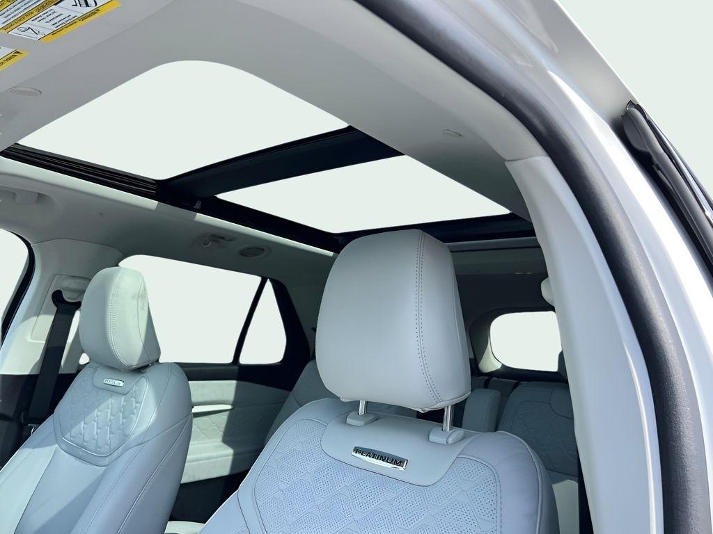 Ford Explorer Platinum AWD 2025