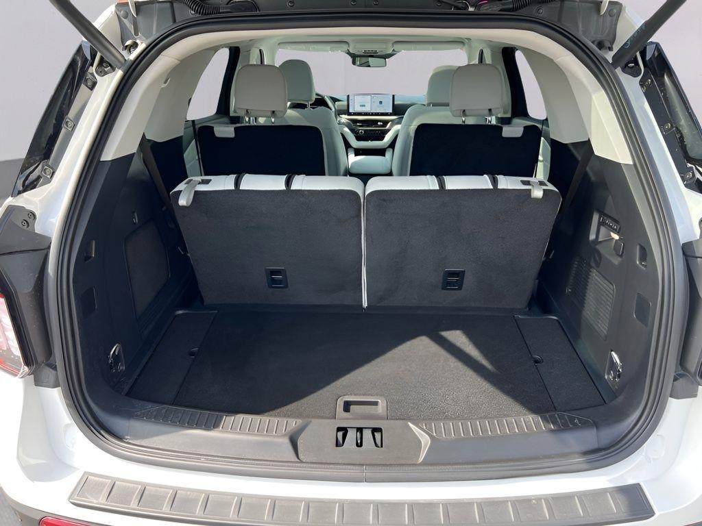 Ford Explorer Platinum AWD 2025