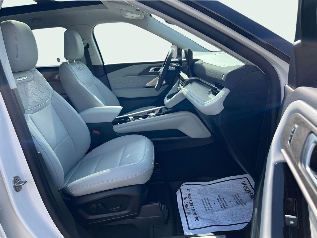 Ford Explorer Platinum AWD 2025